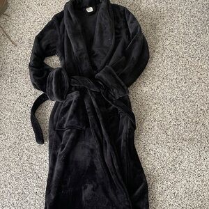 Soma Luxurious Black Plush Robe women’s size s/m